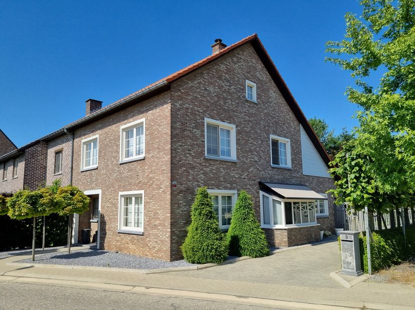 Maison à vendre
                    à 3770 Val-Meer