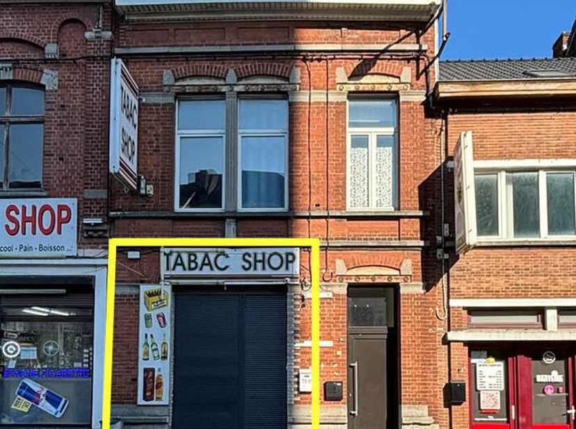 À VENDRE  Surface commerciale à usage multiples !&lt;br /&gt;
Située sur la rue Général de Gaulle, 73 cette surface commerciale, actuellement aménagée en ni