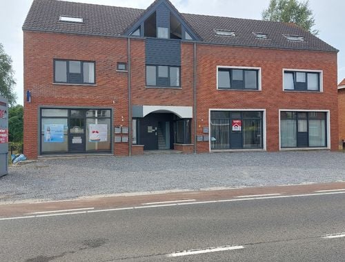                                         Rez-de-chaussée commercial à louer à Beringen, € 850
