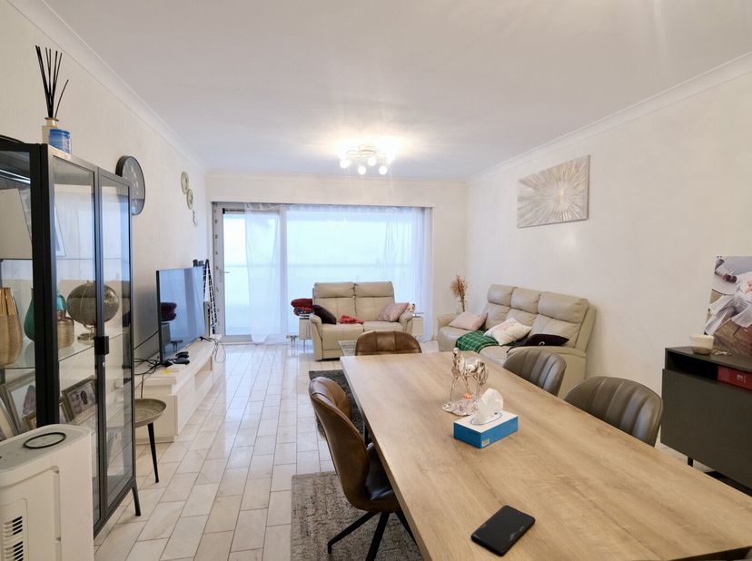 MOLENBEEK-SAINT-JEAN - REF : 6646228 - Nous vous proposons ce spacieux appartement 2ch avec terrasses. Il se compose dun hall dentrée, un spacieux et