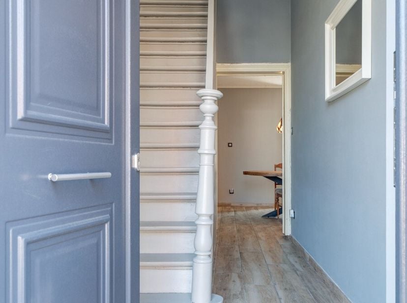 Ruime gezinswoning met 2 ruime slaapkamers en 1 kinderkamer op een mooi perceel van 11a 40ca in Gingelom. Voor meer informatie ga naar https://www.era