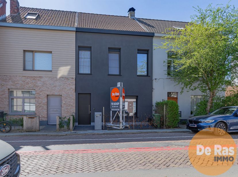EERSTE BEZOEKDAG ZATERDAG 26/04 VAN 13U TOT 17U (enkel op afspraak!)&lt;br /&gt;
MELLE - Deze goed onderhouden, instapklare woning is uitstekend gelegen, op