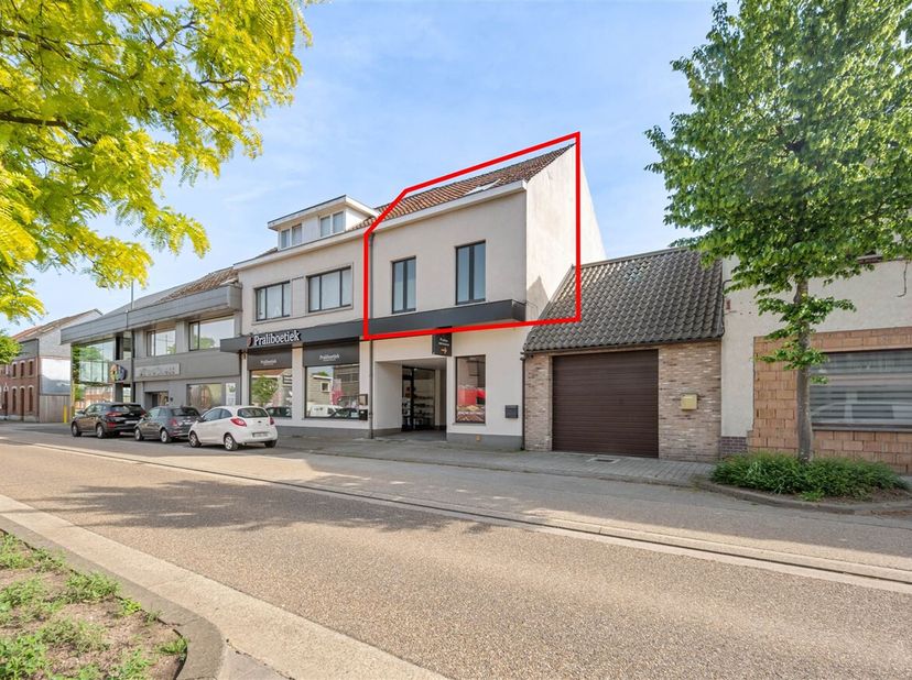 Ligging&lt;br /&gt;
Dit centraal gelegen appartement aan de Diestersteenweg heeft een uitstekende bereikbaarheid. Gelegen nabij de belangrijkste invalswegen