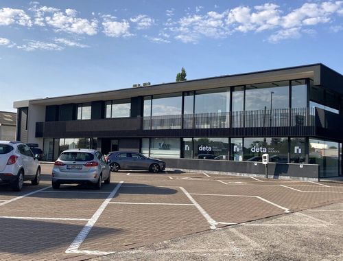                                         Bureaux à louer à Nazareth, € 975
