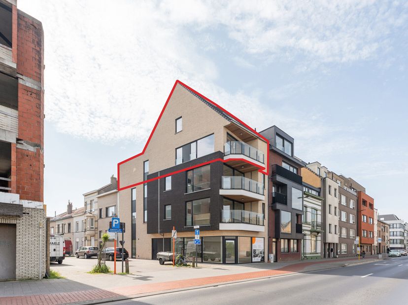 Dit stijlvolle duplexappartement op de derde en vierde verdieping van Residentie Pigeon biedt hedendaags wooncomfort, een slimme indeling en een zonni