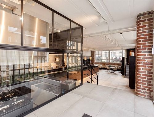                                        Commercieel Gebouw te koop in Avelgem, € 399.000

