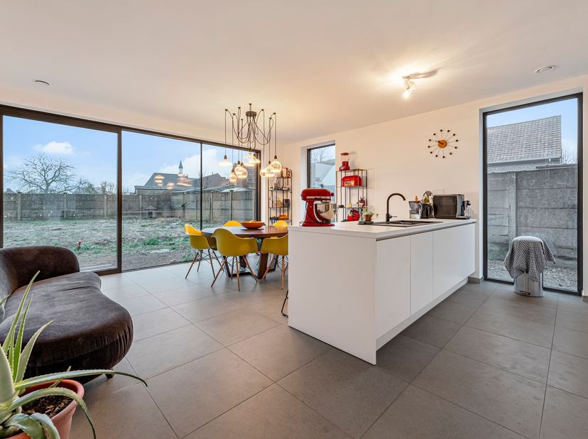 NOG TE KOOP AAN 6%&lt;br /&gt;
Energiezuinige nieuwbouwwoning met 3 slaapkamers te koop in Gullegem!&lt;br /&gt;
Op zoek naar een moderne, instapklare woning met