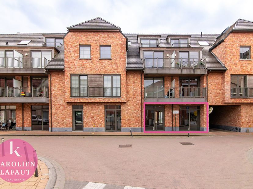 Bien professionnel à vendre
                    à 8780 Oostrozebeke