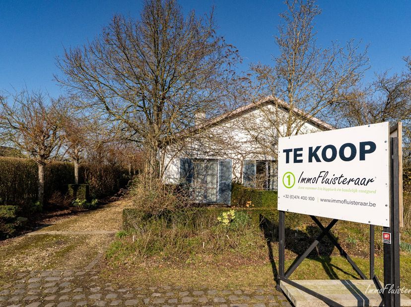 Dit eigendom bevindt zich in de charmante gemeente Ursel, gelegen in een rustige en groene omgeving. Dankzij de centrale ligging tussen Aalter, Eeklo