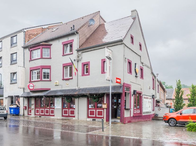Bien professionnel à vendre
                    à 3798 Fouron-le-Comte