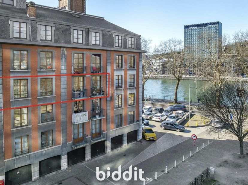 APPARTEMENT 2 CHAMBRES &lt;br /&gt;
 &lt;br /&gt;
Appartement 2 chambres situé sur un quai historique de Liège (Quai des Tanneurs 24) au troisième étage d&#039;un bel