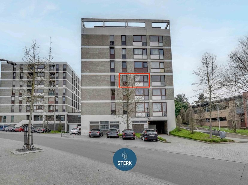 VERHUURD APPARTEMENT OP EEN CENTRALE LOCATIE TE LANAKEN !&lt;br /&gt;
We vinden dit appartement met een bewoonbare oppervlakte van 45 m² terug op een percee