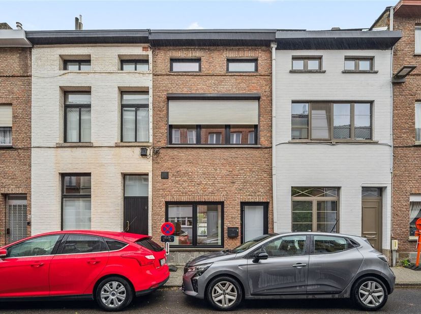 Grâce à des façades et des toitures bien isolées, ainsi qu&#039;à une nouvelle chaudière à condensation, il s&#039;agit d&#039;une maison bien isolée et économe en é