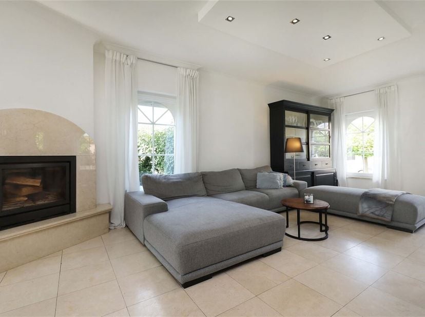 Sfeervolle villa met 3 slaapkamers, een idyllische zonnige tuin én verwarmd zwembad&lt;br /&gt;
Omgeving:&lt;br /&gt;
+ Gelegen in een rustige en groene omgeving&lt;