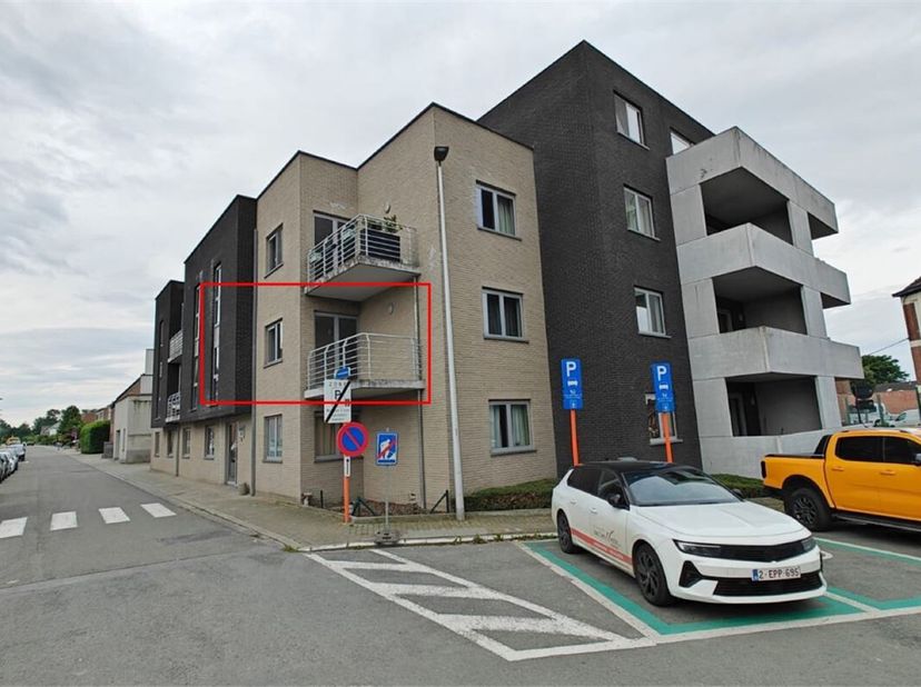 NOUVEAU À VENDRE À HALLE Appartement 1 chambre prêt à emménager avec grand garage !&lt;br /&gt;
Première journée de visite : vendredi 16 mai, sur rendez-vou