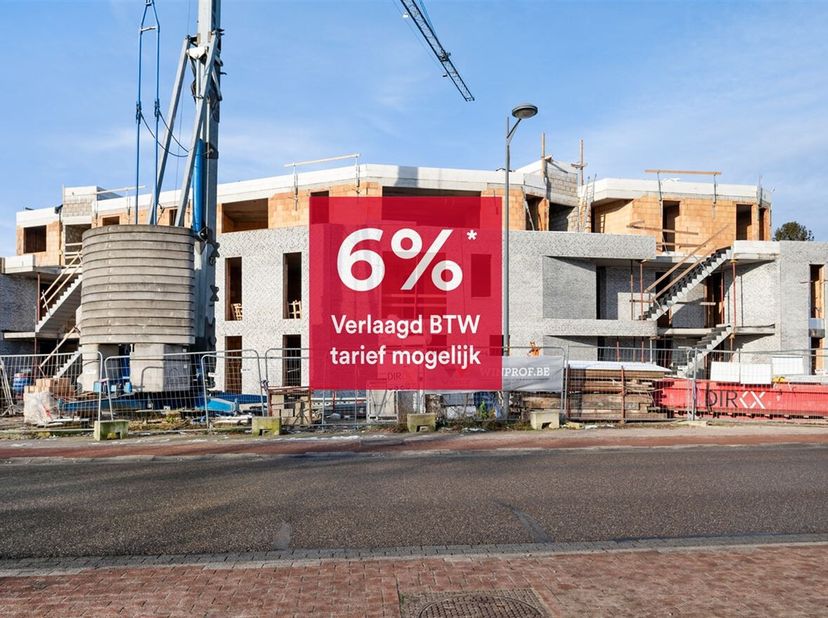Deze prachtige residentie bestaat uit 15 appartementen. Zowel 1 als 2 slaapkamers verdeeld over 3 verdiepingen oppervlaktes variëren tussen 75m² - 148