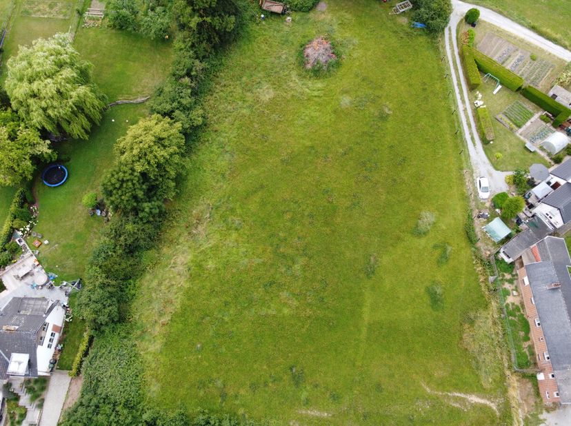 Terrain à vendre
                    à 6110 Montigny-le-Tilleul