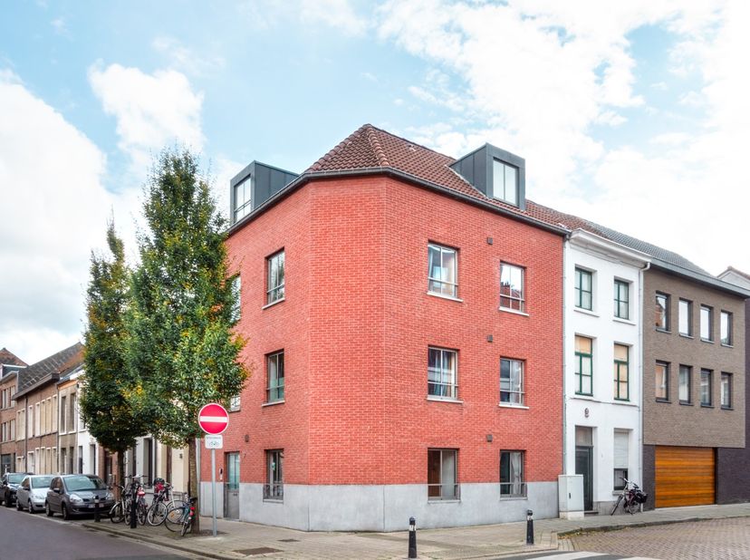 Opbrengsteigendom met 8 studentenkamers op toplocatie te Lier&lt;br /&gt;
&lt;br /&gt;
Bent u op zoek naar een opbrengsteigendom gelegen in het centrum van Lier d