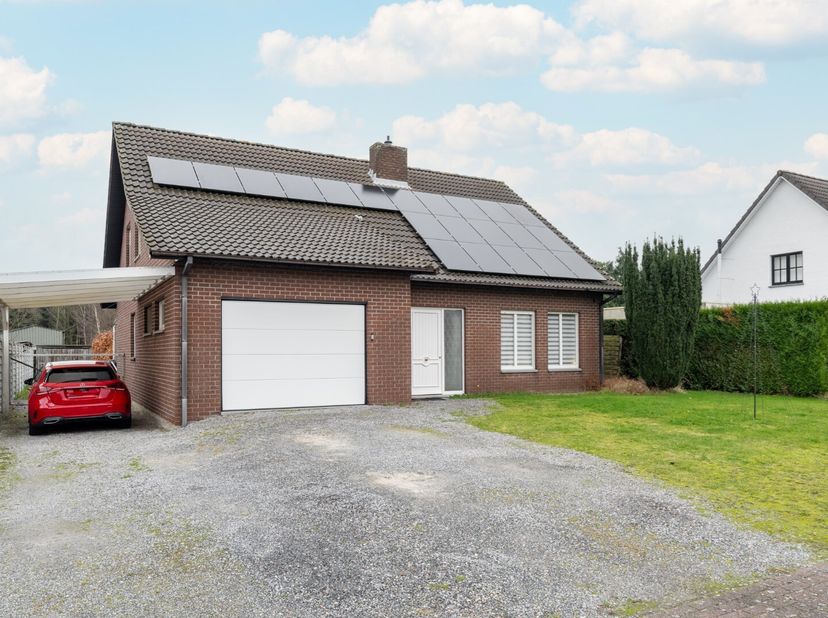 Deze ruime gezinswoning met 4 slaapkamers op 42,5 are staat te koop!&lt;br /&gt;
ALERT - PAARDENLIEFHEBBERS (DIERENLIEFHEBBERS)&lt;br /&gt;
Deze woning, gelegen o