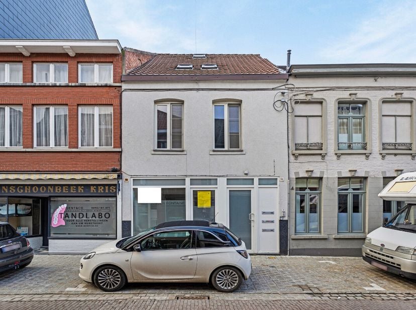 Diest  Appartement te koop in hartje Diest - inclusief garagebox! Dit goed onderhouden appartement biedt niet alleen comfortabele woonruimte, maar wor