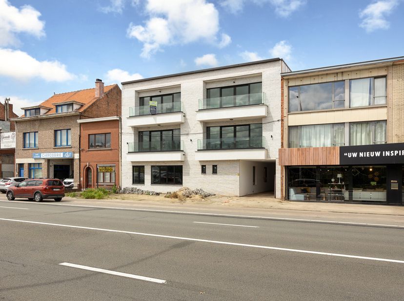 Ruim, gelijkvloers nieuwbouw appartement van 130m2.Met strakke en moderne afwerking bieden die appartement een unieke woonervaring met veel natuurlijk