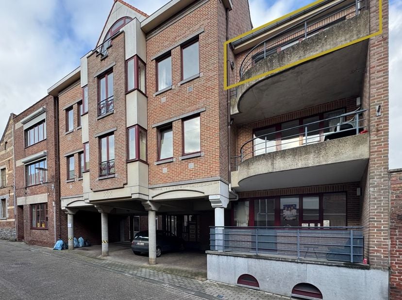 Dit appartement is gelegen op de tweede verdieping van een kleinschalige Residentie in het centrum van Borgloon.&lt;br /&gt;
&lt;br /&gt;
Met een bewoonbare opper