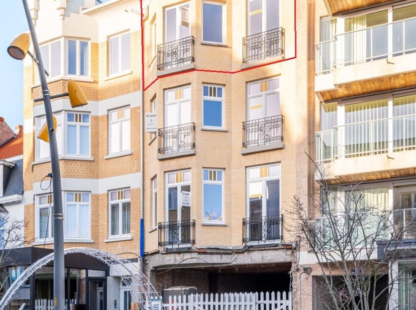 De Panne: Luxueus appartement met uniek uitzicht op de Markt! Bent u op zoek naar een exclusief en luxueus appartement in het centrum van De Panne? Di