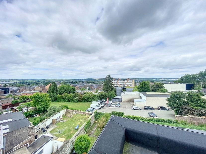 L&#039;immobilière Borremans vous présente à la vente ce magnifique penthouse neuf 2 chambres situé au cur de Visé!&lt;br /&gt;
Penthouse de 85m² situé au 3ème é