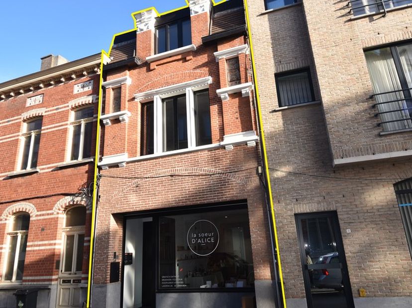 Bien professionnel à vendre
                    à 9620 Zottegem