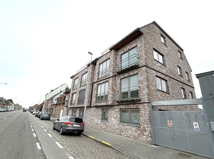 INGELMUNSTER BRUGGESTRAAT 124 APP 1.1&lt;br /&gt;
Appartement met aangenaam ruim terras op de eerste verdieping van een kleinschalig appartementsgebouw in h