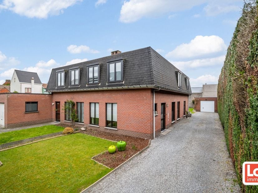 IN OPTIE! Degelijke halfopen woning op een rustige en makkelijk bereikbare locatie nabij het centrum van Oostakker.&lt;br /&gt;
De woning is op te frissen e