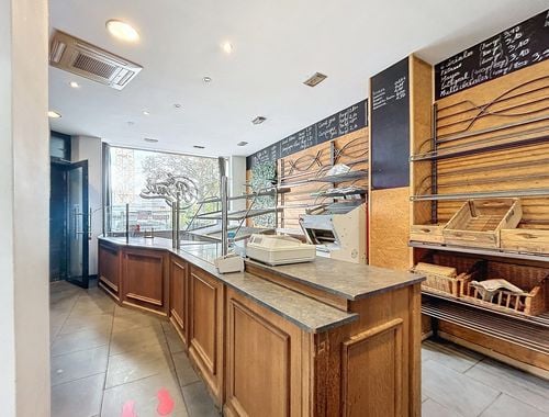                                         Bien commercial à vendre à Forest, € 35.000
