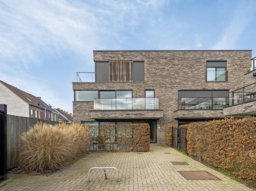 Dit gezellig en mooi appartement (2018) zoekt nieuwe bewoners! Ben jij op zoek naar een mooie gezellige woonst dan is dit misschien iets voor u? Dit a