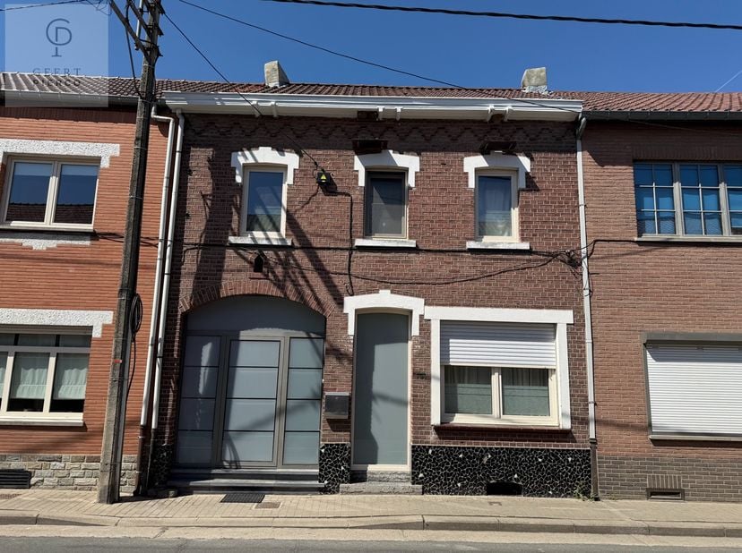 Ruime gezinswoning met karakter, 4 slaapkamers én tuin in hartje Landen.&lt;br /&gt;
&lt;br /&gt;
Ben je op zoek naar een charmante, ruime woning met een gezellig