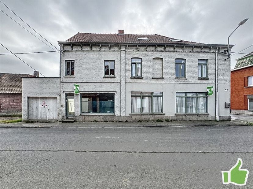 Lot de deux maison à vendre au coeur de Dottignies&lt;br /&gt;
Les deux habitations sont chacunes louées.&lt;br /&gt;
Conformité électrique et chauffage centrale.