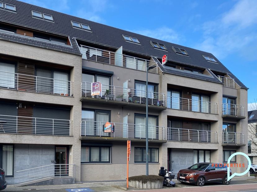 Voor meer info of een bezoek contacteer Sebastian op het nummer 0497 12 60 26 of mail naar sebastian@properties-makelaars.be&lt;br /&gt;
Zeer goed onderhoud