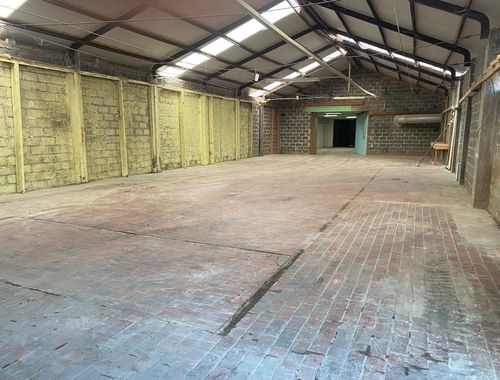                                         Commercieel Gebouw te huur in Wetteren, € 1.400
