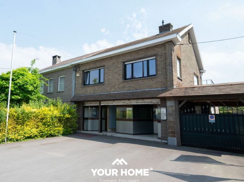 Bekijk ook: Op zoek naar een woning met praktijkruimte of winkelmogelijkheid op een commerciële toplocatie? Deze eigendom in het hart van Beveren-Leie