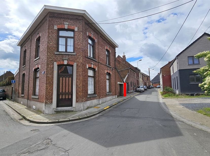 Prix: Offre à partir de 185.000 euros, frais d&#039;agence non inclus et à charge de l&#039;acquéreur.&lt;br /&gt;
Grande maison + garage et jardin et comprenant: &lt;br
