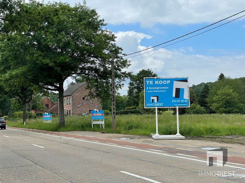 Wil je met mij over deze grond spreken? Er is geen bouwverplichting.&lt;br /&gt;
Bel dan Immo Diest op 013 31 25 22 of beter nog bel Jan Vanonckelen op 0498