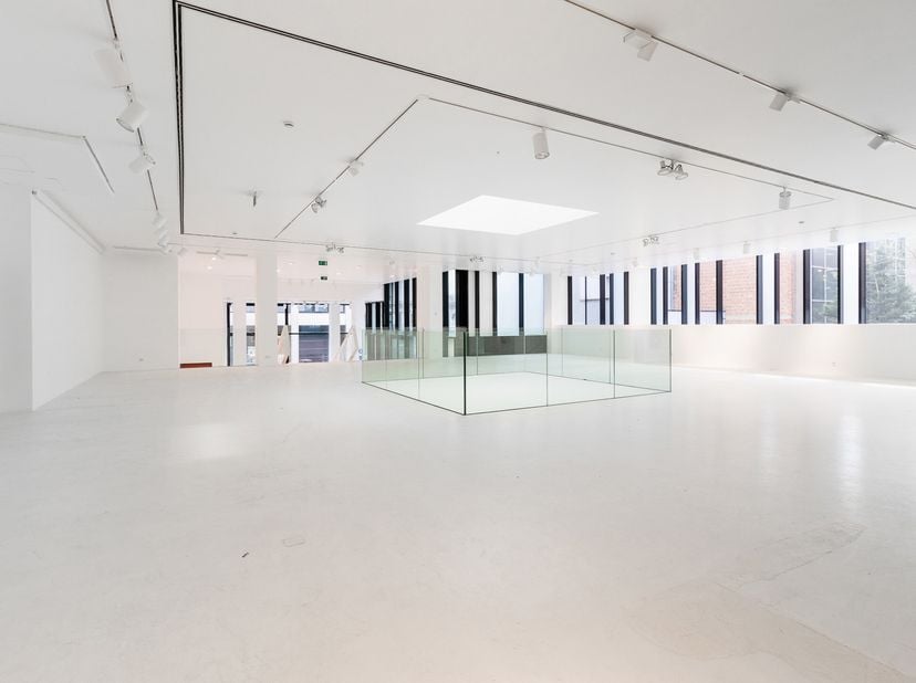 Avenue Louise 60 | Entre la Place Stéphanie &amp; le tunnel Bailli | Beau plateau de bureau modulable  | 580m²  | Idéalement situé  accès aisé et environn