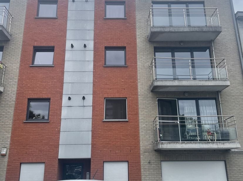 À louer  Superbe appartement 2 chambres avec balcon et cave privative  Quartier Médiacité&lt;br /&gt;
Envie de visiter ? Contactez-nous UNIQUEMENT par télép