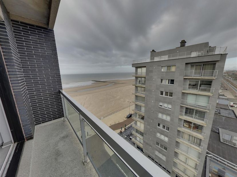 Bien sûr, voici une traduction en français :&lt;br /&gt;
Appartement prêt à emménager avec vue latérale sur la mer à Middelkerke&lt;br /&gt;
Cet appartement impec