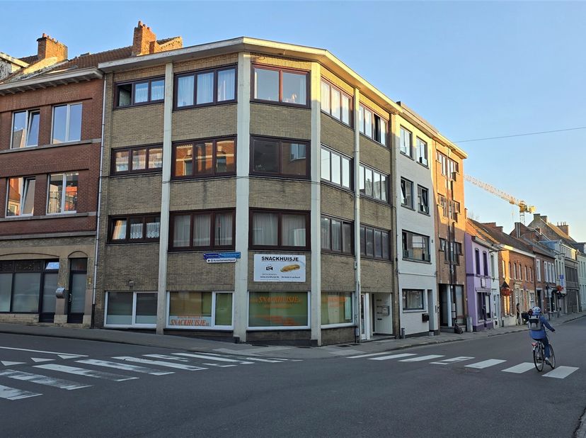 Gezellig appartement in hartje Leuven!  &lt;br /&gt;
Dit appartement van 84m² biedt twee ruime slaapkamers en veel natuurlijk licht. De woonkamer is ruim en