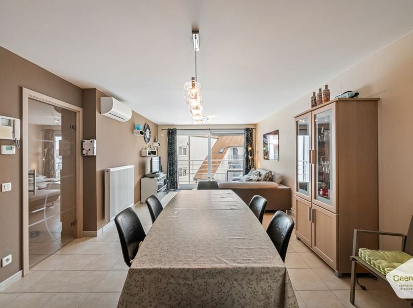 Dit appartement geniet van een uitstekende en rustige ligging, vlakbij zowel het strand, het openbaar vervoer als het centrum.&lt;br /&gt;
&lt;br /&gt;
Via de rui