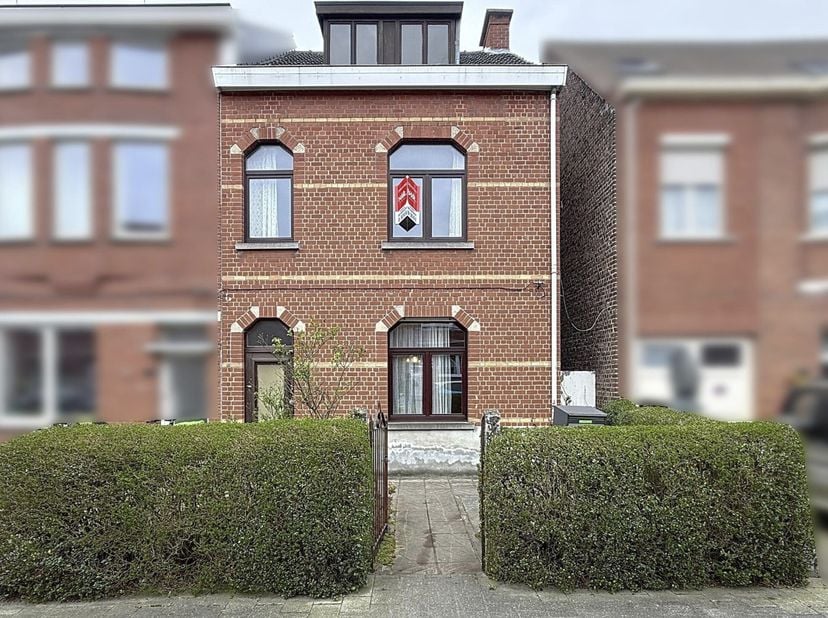 GOED GELEGEN WONING MET TUIN -  &lt;br /&gt;
 &lt;br /&gt;
Vrijwillige openbare verkoping (BIDDIT) van een halfopen bebouwing met tuin op zeer gegeerde locatie.