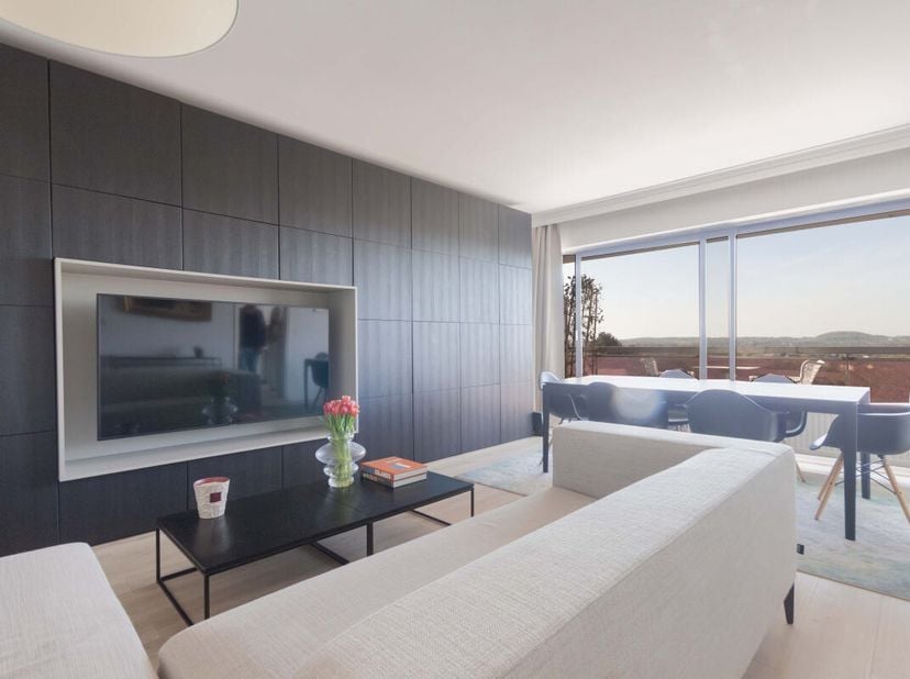Bel appartement dans une résidence soignée avec piscine à Mont-sur-Marchienne