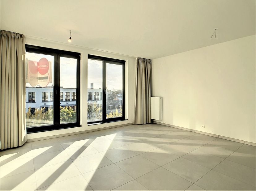 Appartement lumineux 1 chambre à louer  Quai au Foin 41, 1000 Bruxelles&lt;br /&gt;
Cet appartement dune superficie de 65m² se compose comme suit :&lt;br /&gt;
Ch