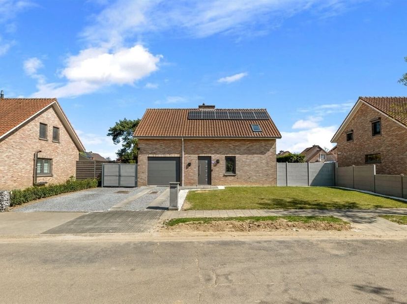 GEZELLIGE GEZINSWONING MET GARAGE OP EEN TOPLOCATIE IN ZEPPEREN &lt;br /&gt;
In Zepperen, een deelgemeente van Sint-Truiden, vinden we langs de Eikhoutstraa