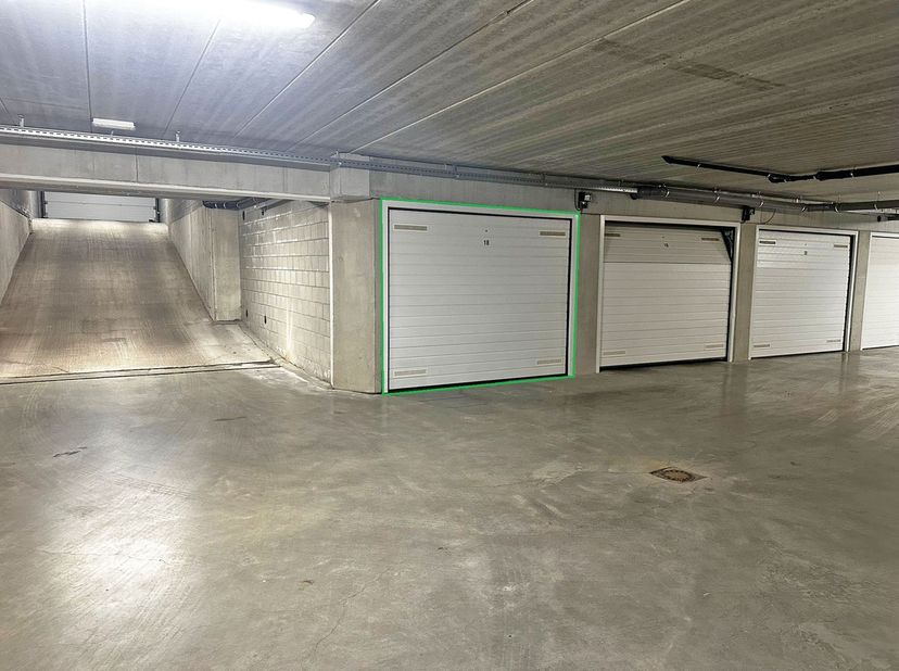 Garagebox in Schilde te huur!&lt;br /&gt;
&lt;br /&gt;
Deze ondergrondse garagebox met het nummer 18 is bereikbaar via een afgesloten poort en bevindt zich achter
